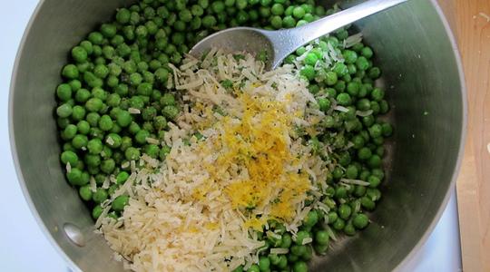 Sweet-peas-with-parmesan-and-lemon-01