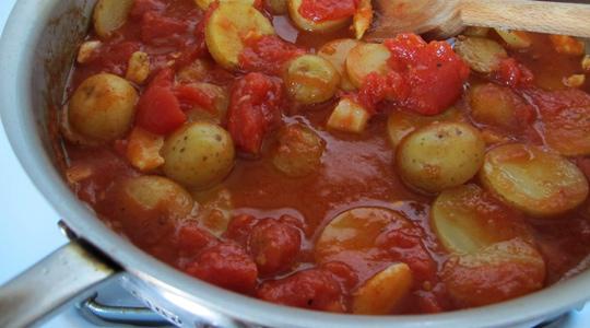 Cod with garlicky tomatoes  potatoes-03