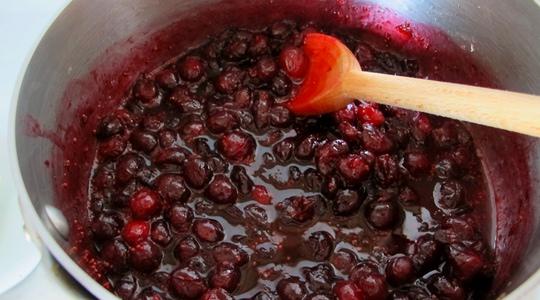Your first cranberry sauce-02