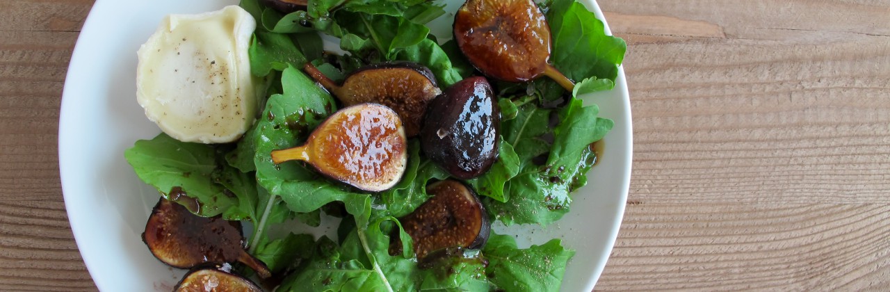 Roasted Figs with Goat Cheese and Arugula