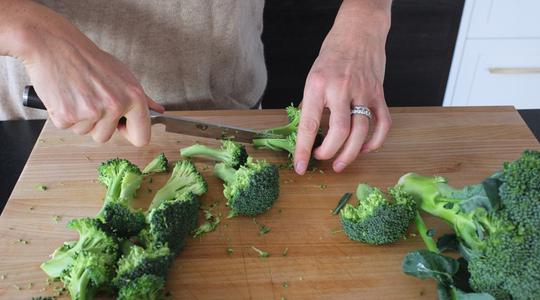 Roasted broccoli with shallots  garlic-01