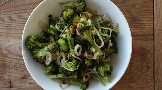 Roasted broccoli with shallots  garlic-06
